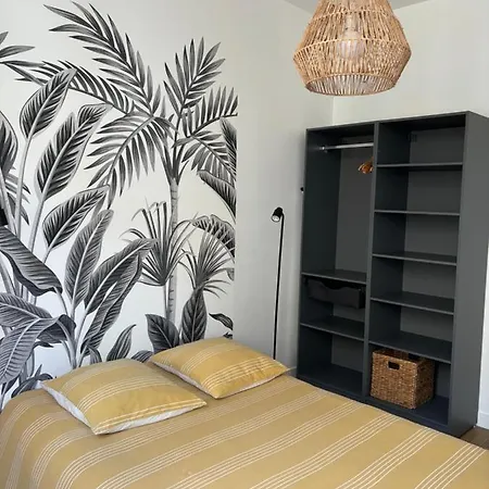 En Hyper Centre, Le Saint Aubin Apartment